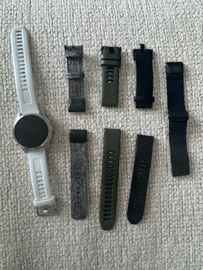 42mm Garmin Fēnix 7s + 4 extra watch bands